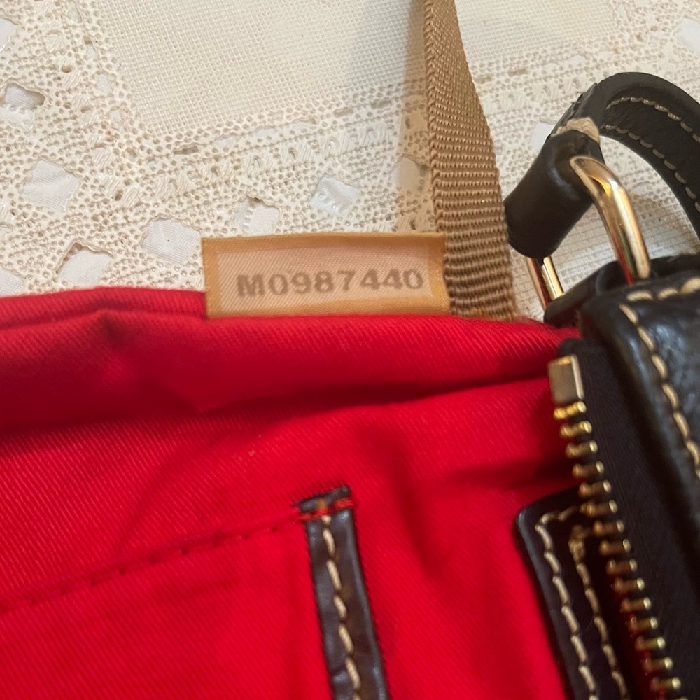 Dooney & Bourke Black Pebbled Leather Crossbody Purse Vintage M0987440 - Picture 4 of 16